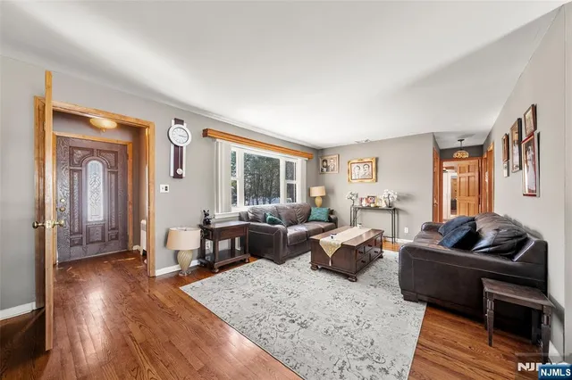 $979,000 | 219 North Farview Avenue, Paramus, NJ 07652