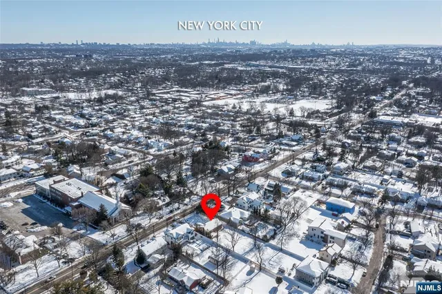 $979,000 | 219 North Farview Avenue, Paramus, NJ 07652