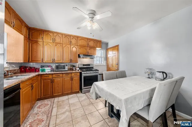 $979,000 | 219 North Farview Avenue, Paramus, NJ 07652