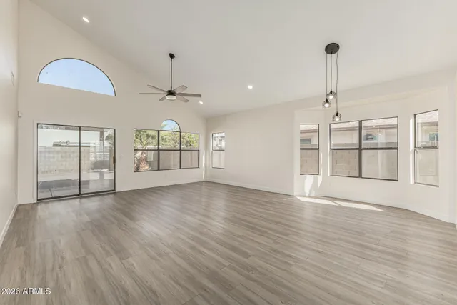 $2,595 | 4368 West Wahalla Lane, Glendale, AZ 85308