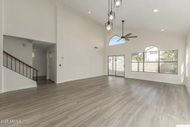 $2,595 | 4368 West Wahalla Lane, Glendale, AZ 85308