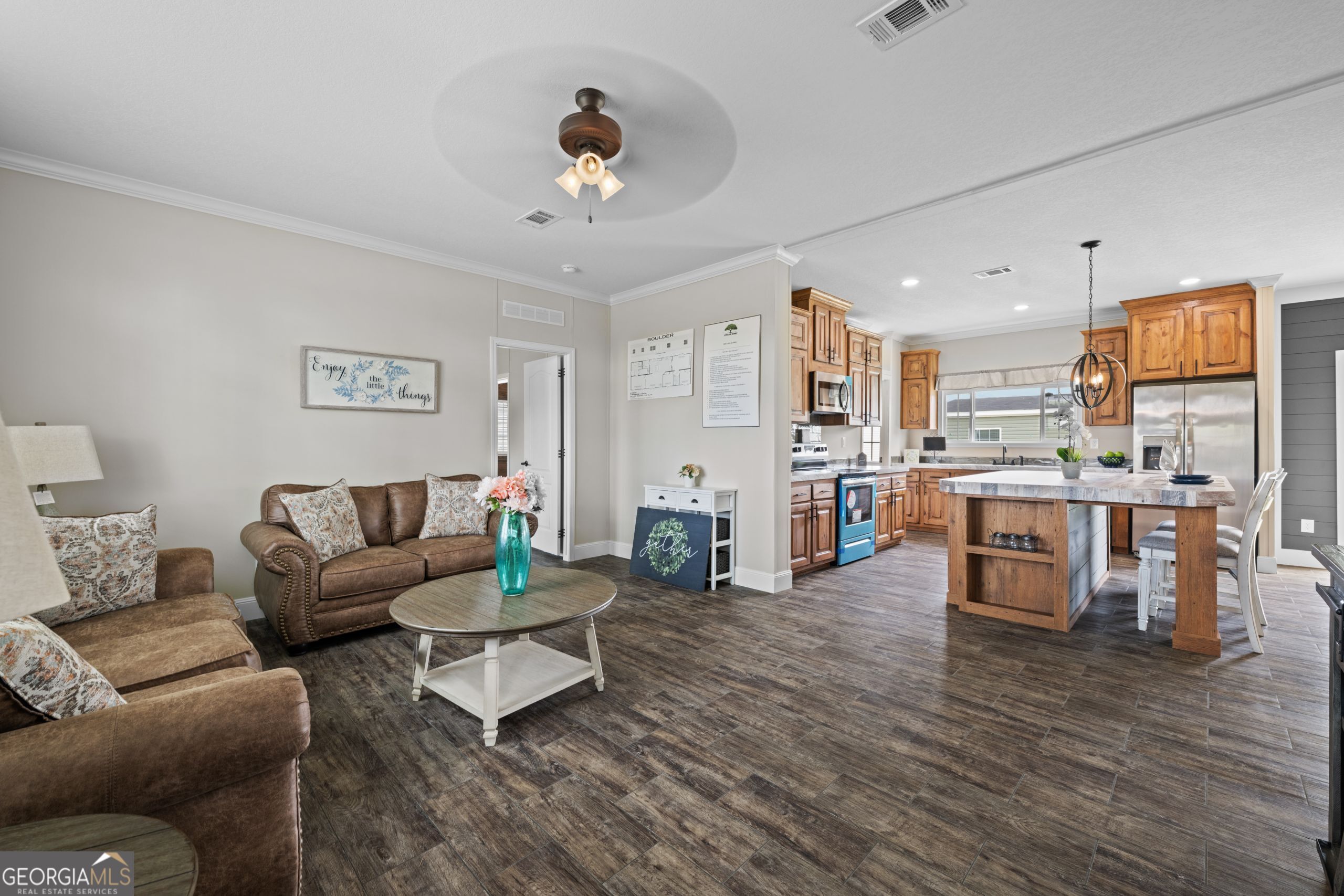 6459 Riverside Road, Unit TRACT 1 Nahunta, GA 31553 - Photo 5 of 19 Stagged floor showroom