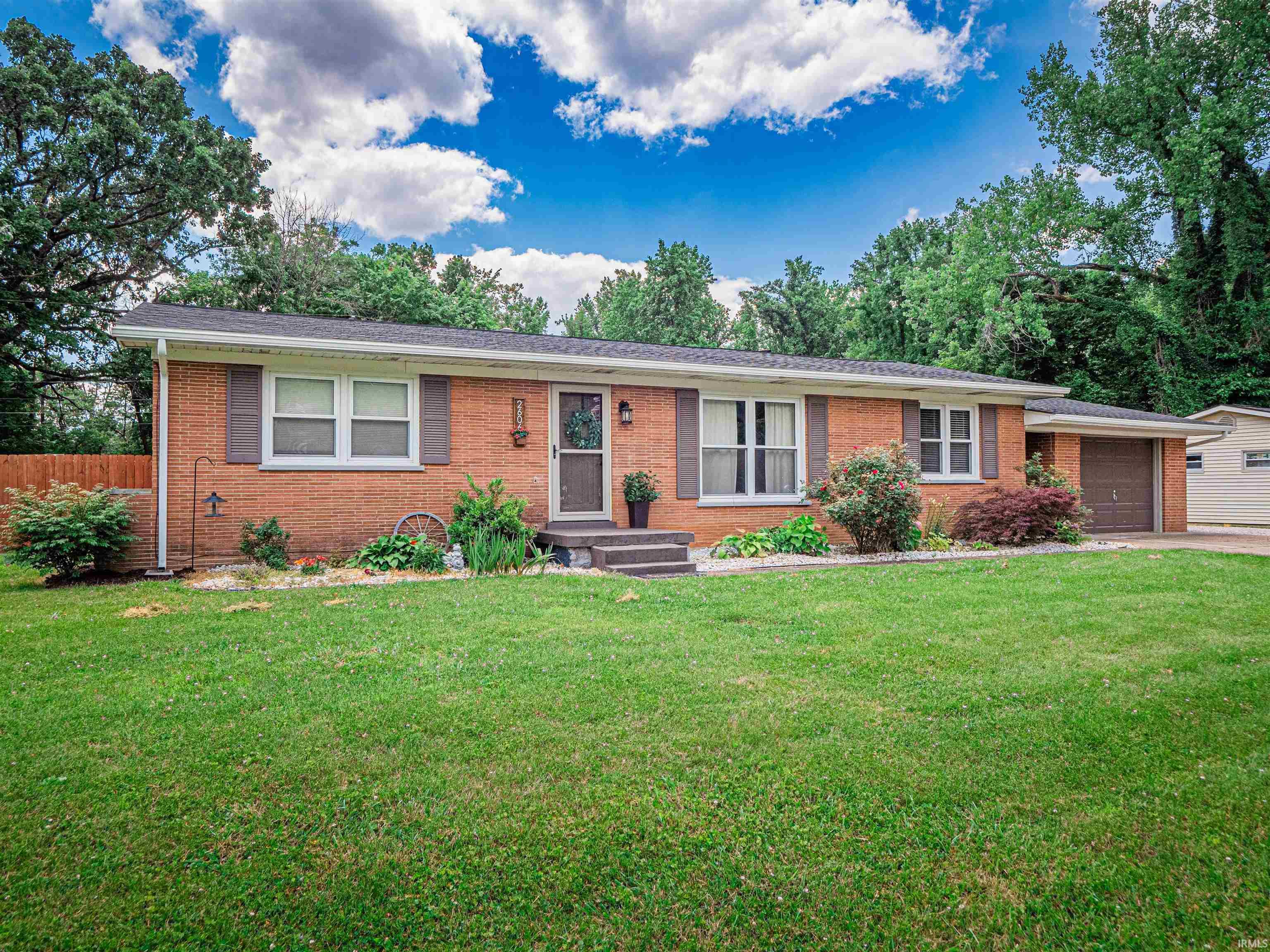 2606 Lexington Road Evansville, IN 47720 - Photo 2 of 3