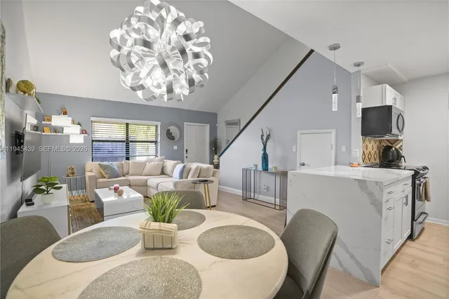 $2,750 | 4880 Southwest 64th Way, Unit 4880, Davie, FL 33314