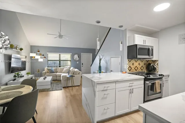 $2,750 | 4880 Southwest 64th Way, Unit 4880, Davie, FL 33314