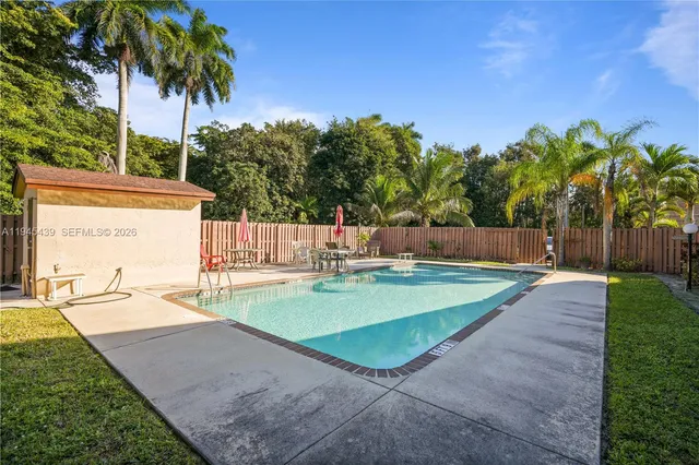 $2,750 | 4880 Southwest 64th Way, Unit 4880, Davie, FL 33314