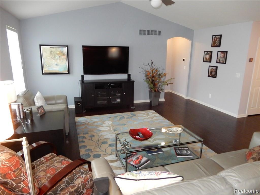 30216 Bradmore Road Warren, MI 48092 - Photo 13 of 29 Gallery Image 13