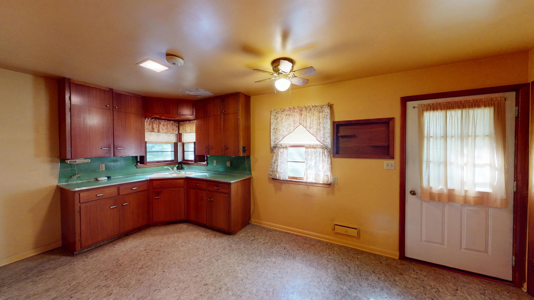 1918 Wilby Road Albert Lea, MN 56007 - Photo 6 of 34 Gallery Image 6