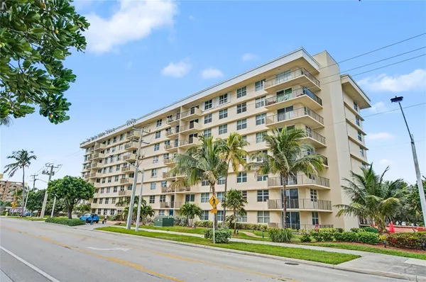 $2,100 | 1009 North Ocean Boulevard, Unit 110, Pompano Beach, FL 33062