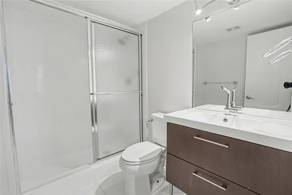 $2,100 | 1009 North Ocean Boulevard, Unit 110, Pompano Beach, FL 33062