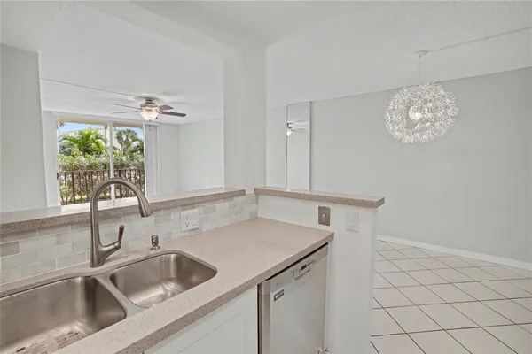 $2,100 | 1009 North Ocean Boulevard, Unit 110, Pompano Beach, FL 33062