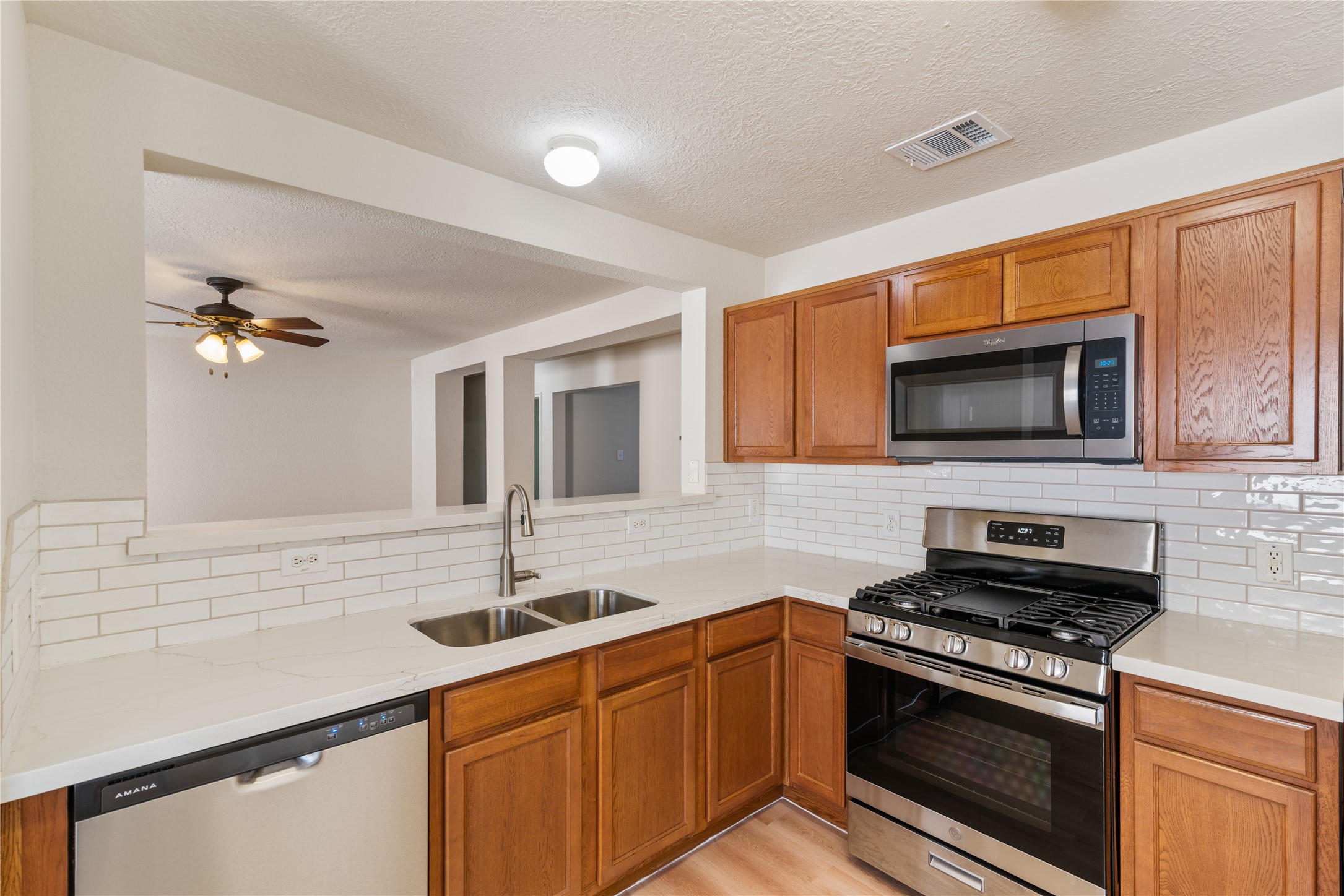 3003 Ribbon Creek Way Spring, TX 77389 - Photo 5 of 17 Kitchen