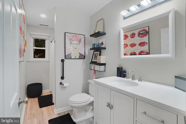 $525,000 | 2 Jerrys Court, Sicklerville, NJ 08081