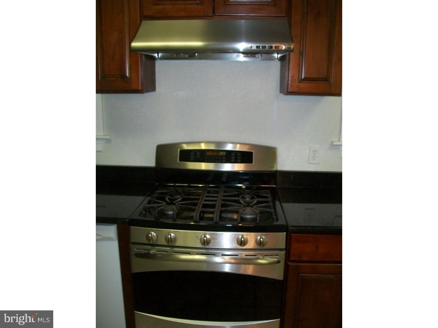188 Glencoe Road Upper Darby, PA 19082 - Photo 13 of 25 Kitchen