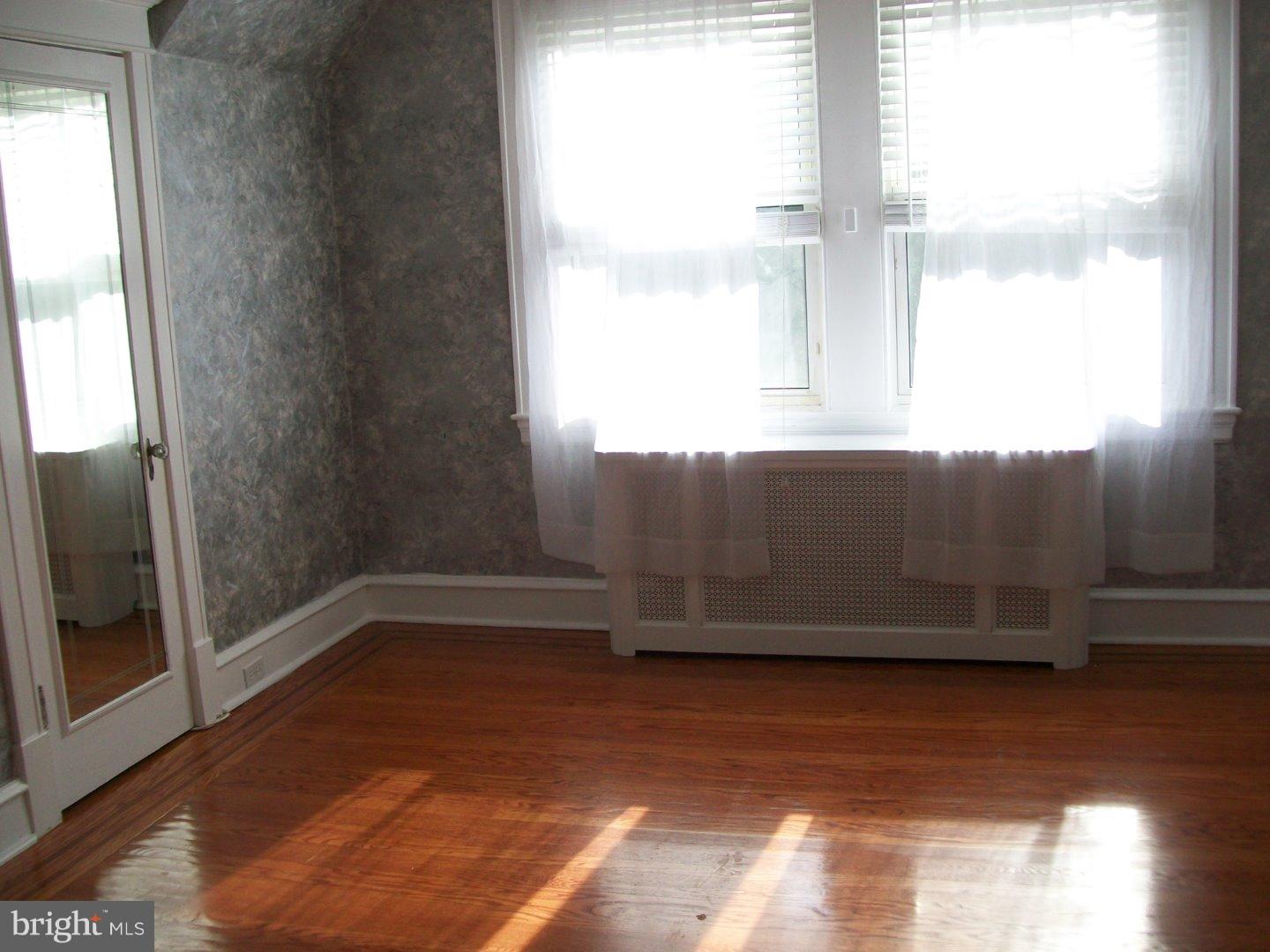188 Glencoe Road Upper Darby, PA 19082 - Photo 15 of 25 Master Bedroom