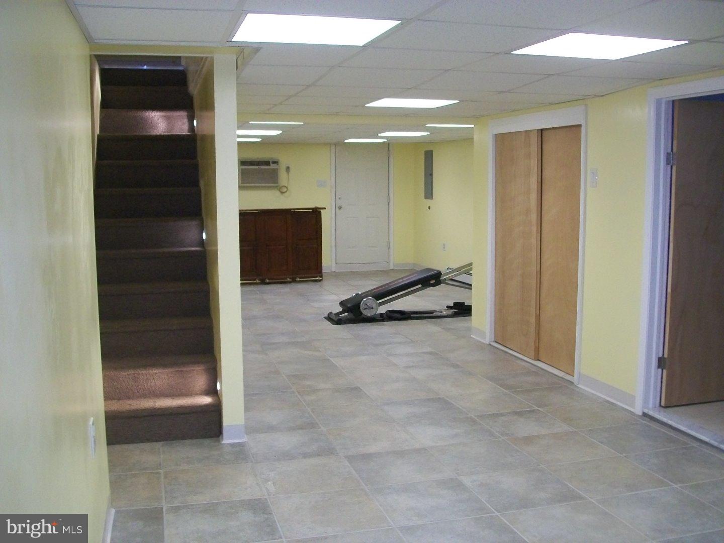 188 Glencoe Road Upper Darby, PA 19082 - Photo 21 of 25 Basement - Finished