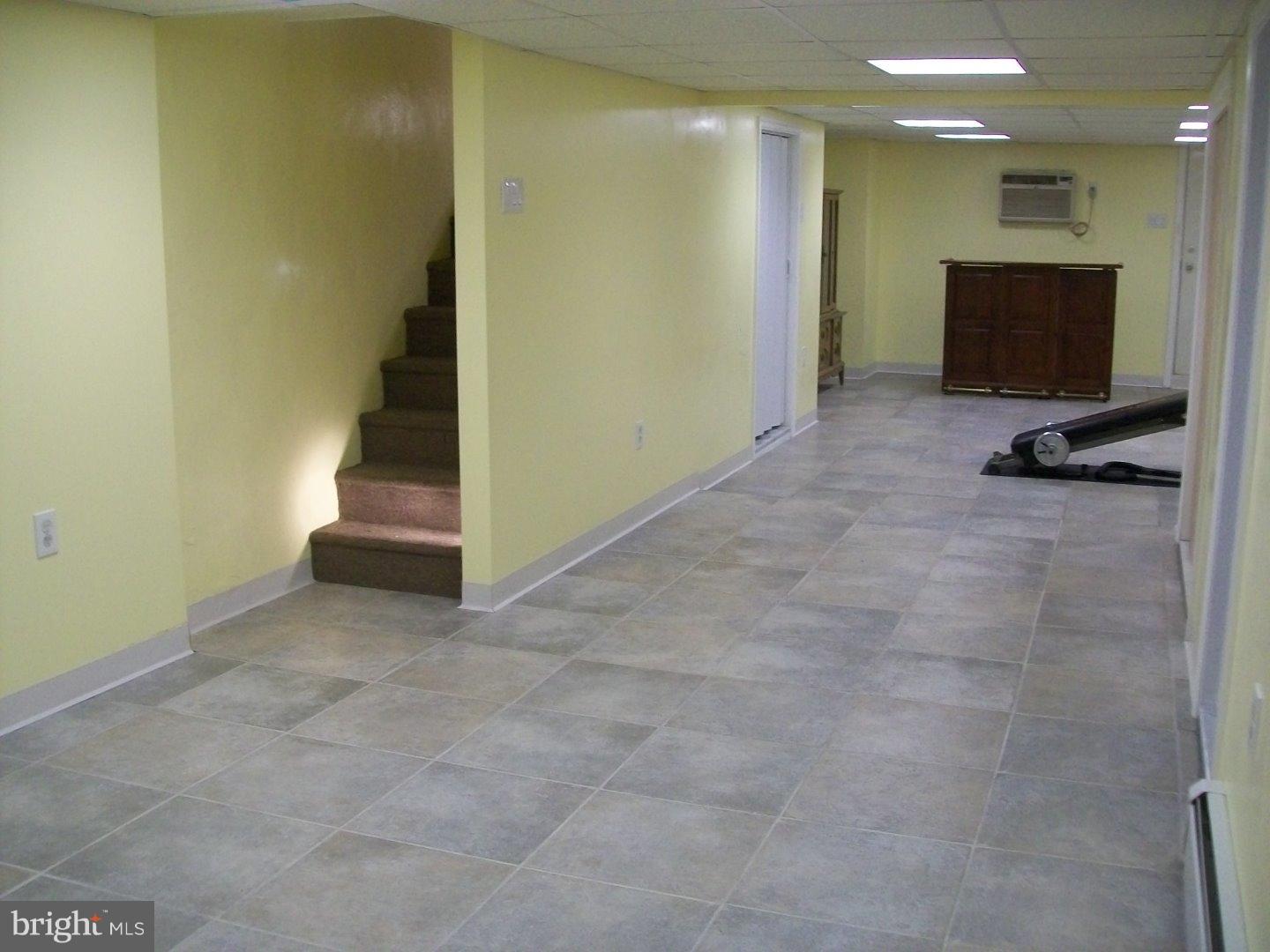 188 Glencoe Road Upper Darby, PA 19082 - Photo 4 of 25 Basement - Finished