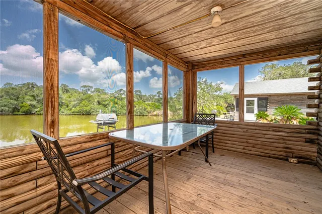 $695,000 | 164 4th Street, Rockport, TX 78382
