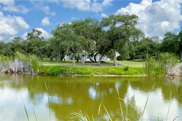 $695,000 | 164 4th Street, Rockport, TX 78382