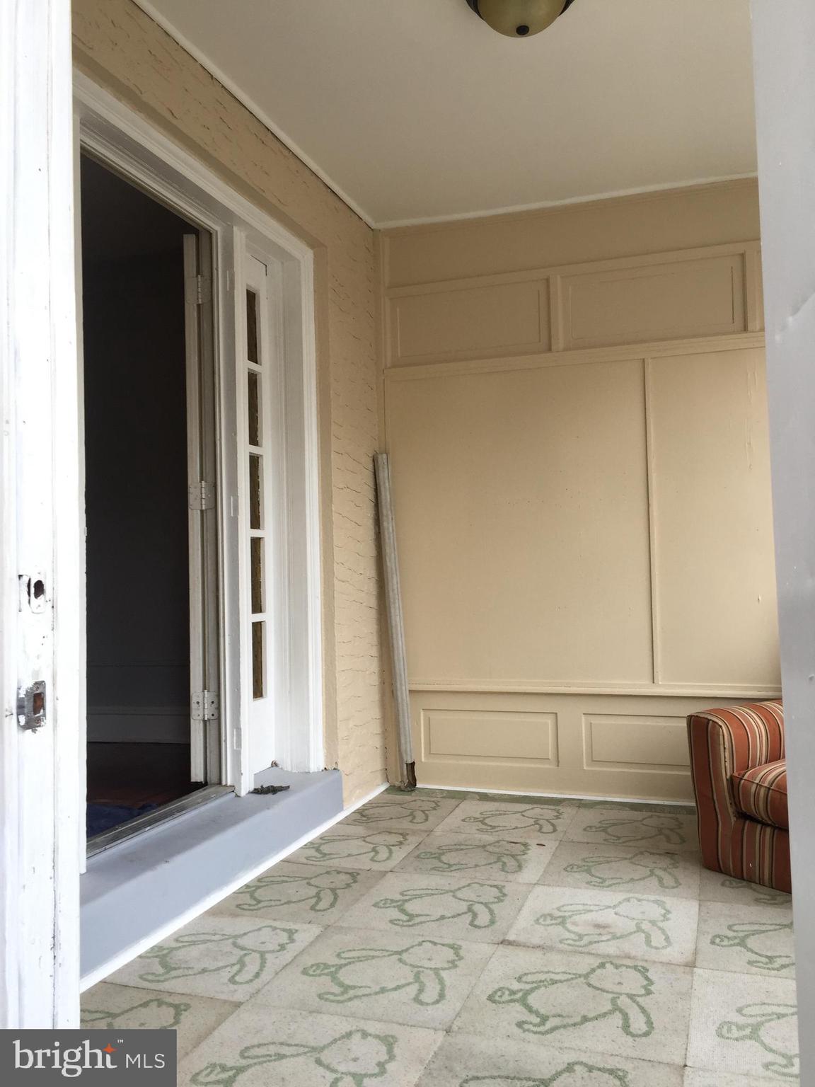 7260 Calvin Road Upper Darby, PA 19082 - Photo 4 of 35