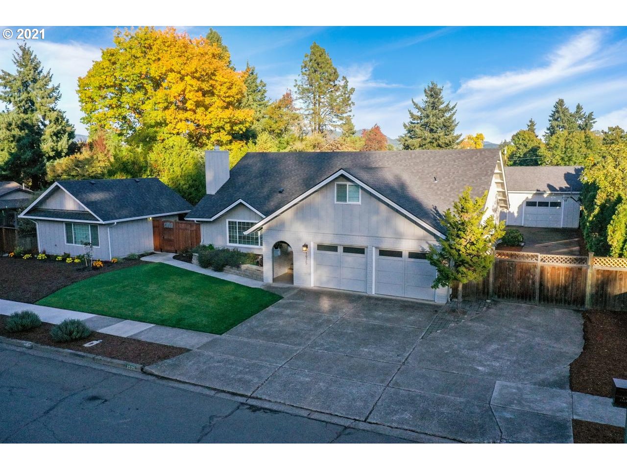 1925 Ridgeway Drive Eugene, OR 97401 - Photo 1 of 32 Gallery Image 1