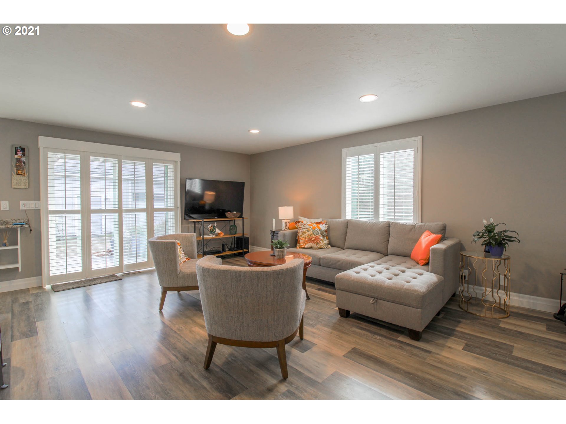 1925 Ridgeway Drive Eugene, OR 97401 - Photo 12 of 32 Gallery Image 12