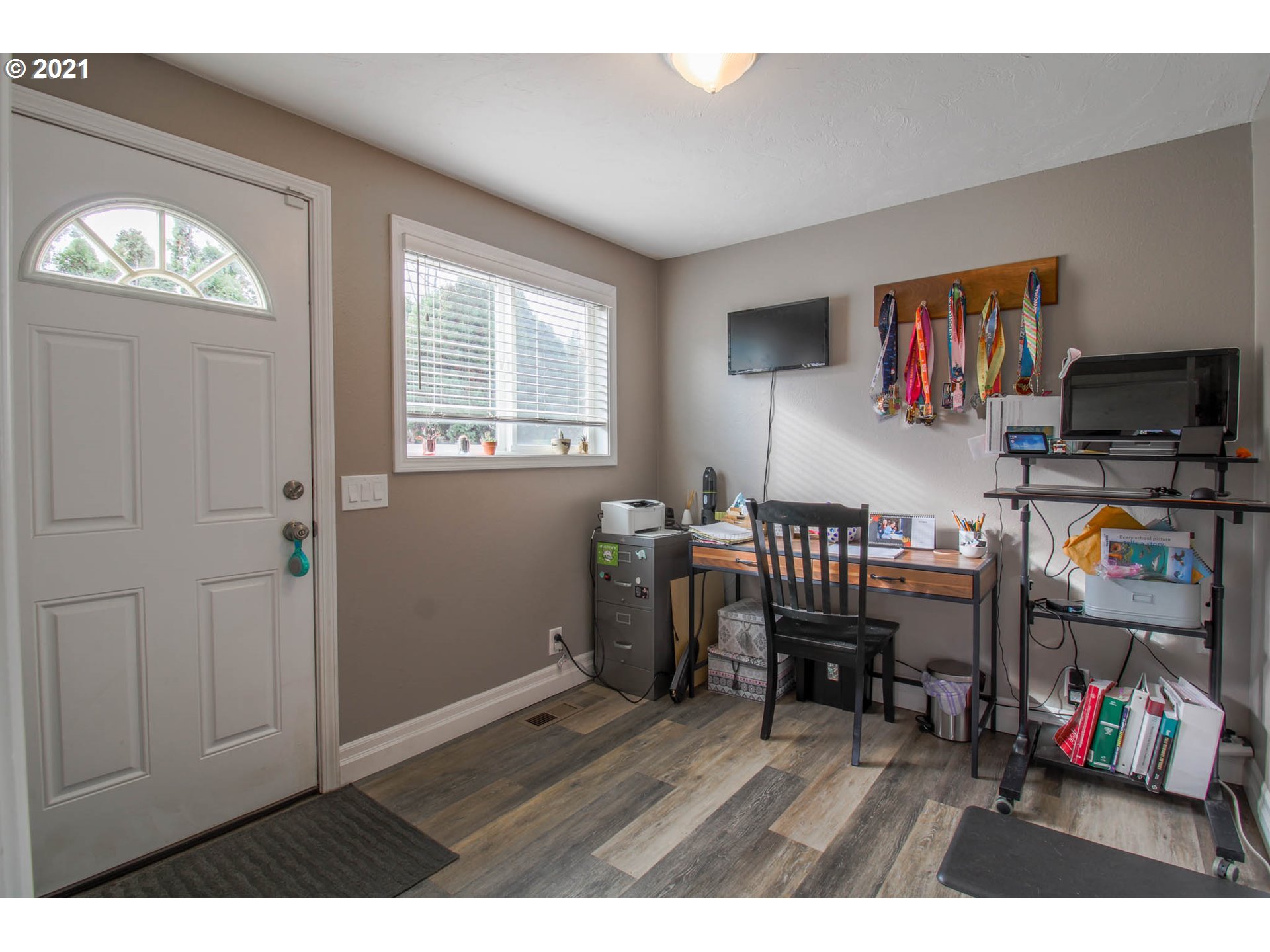 1925 Ridgeway Drive Eugene, OR 97401 - Photo 13 of 32 Gallery Image 13
