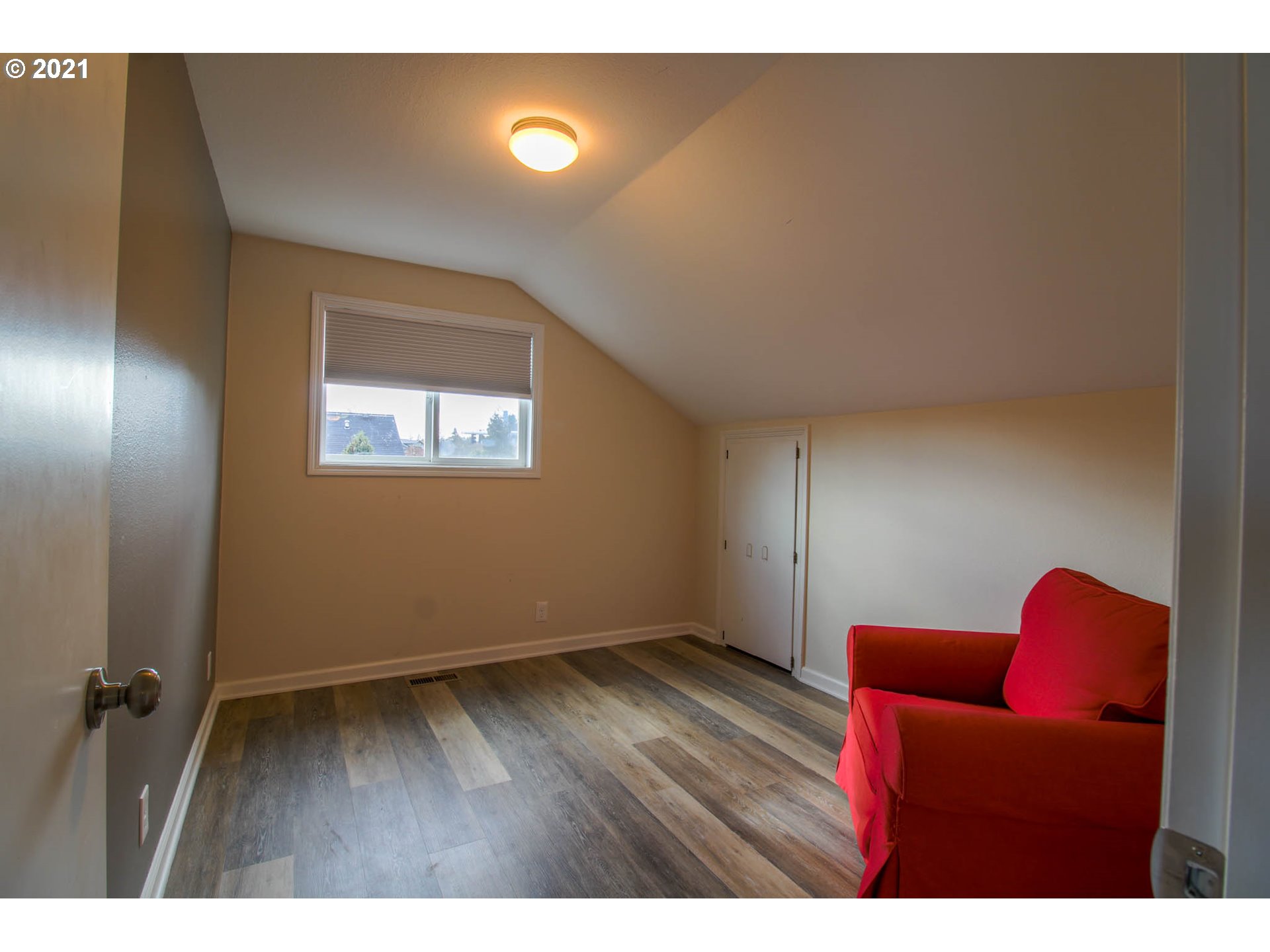 1925 Ridgeway Drive Eugene, OR 97401 - Photo 20 of 32 Gallery Image 20