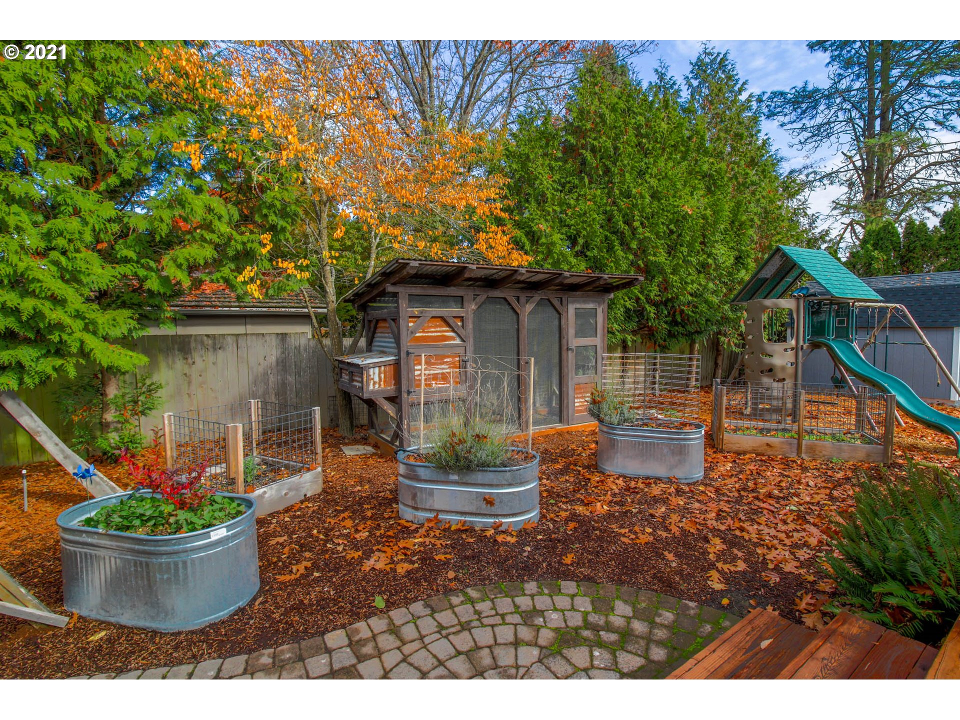 1925 Ridgeway Drive Eugene, OR 97401 - Photo 31 of 32 Gallery Image 31