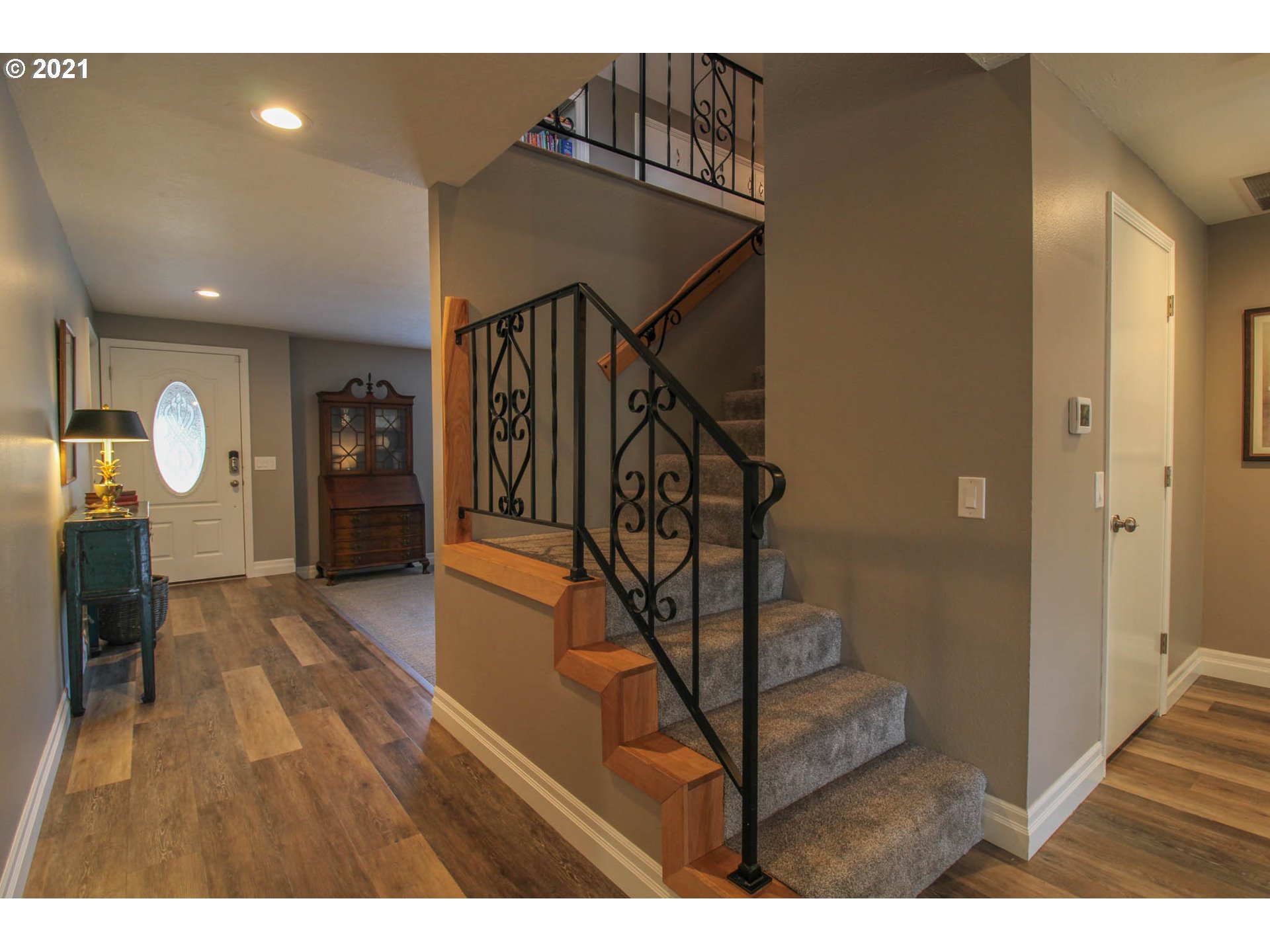 1925 Ridgeway Drive Eugene, OR 97401 - Photo 6 of 32 Gallery Image 6
