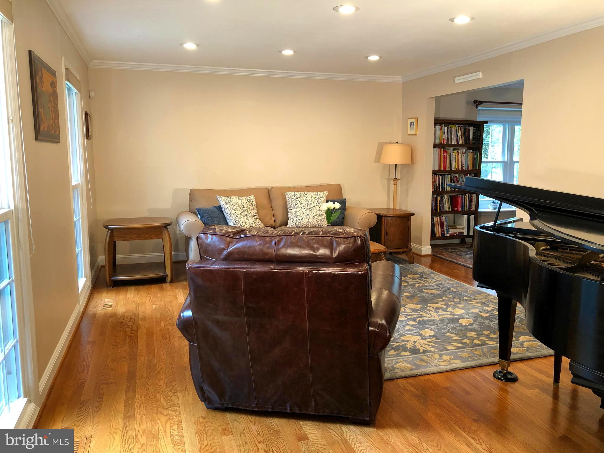 10845 Burr Oak Way Burke, VA 22015 - Photo 14 of 47 Notice the large windows and recessed lighting