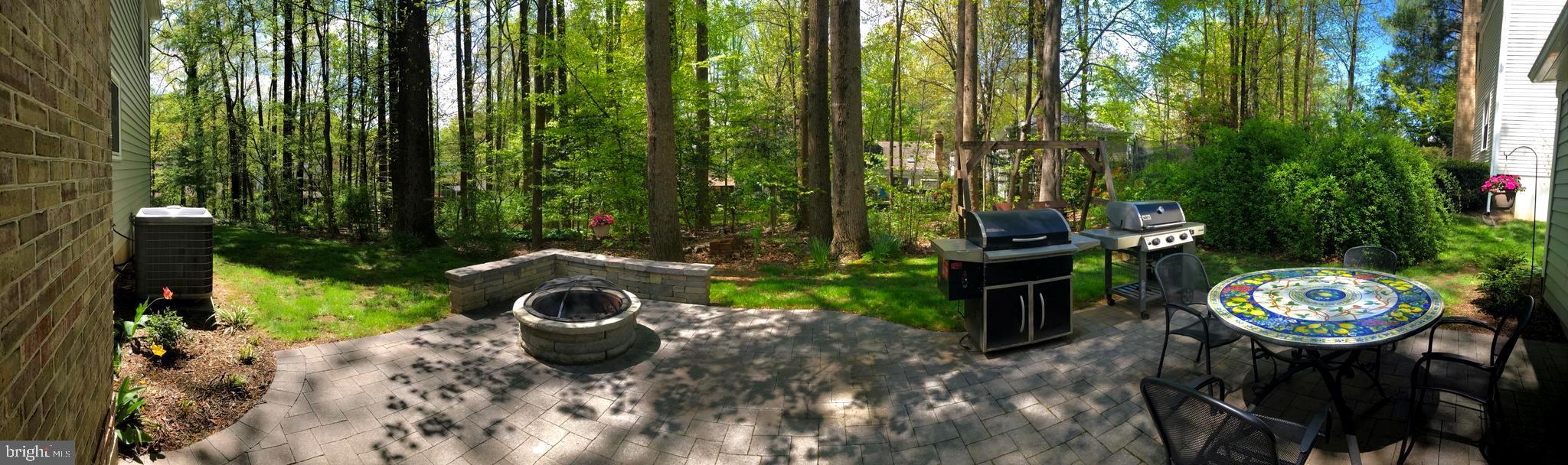 10845 Burr Oak Way Burke, VA 22015 - Photo 4 of 47 Panoramic of the back yard