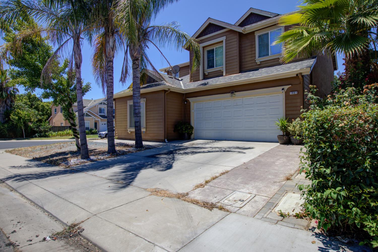 1901 St Sebastian Way Modesto, CA 95358 - Photo 2 of 5