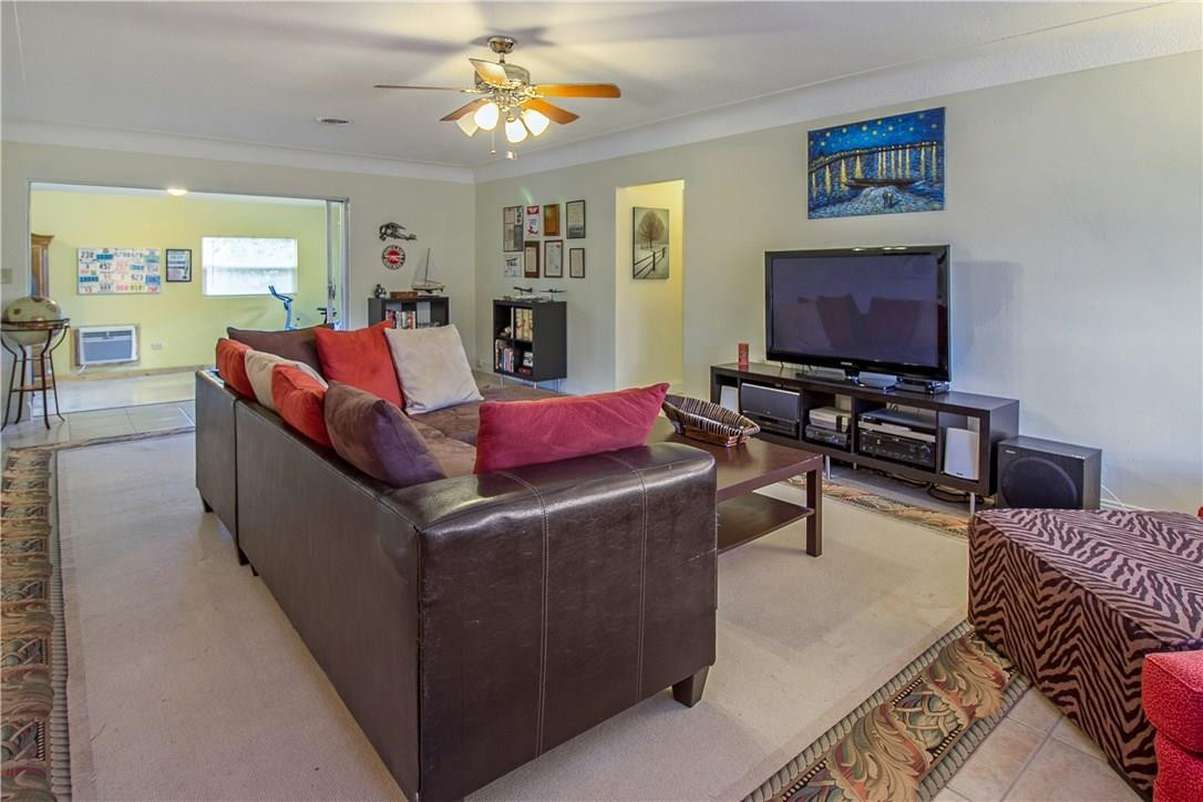 3400 Northeast 5th Avenue Boca Raton, FL 33431 - Photo 5 of 13 Living room