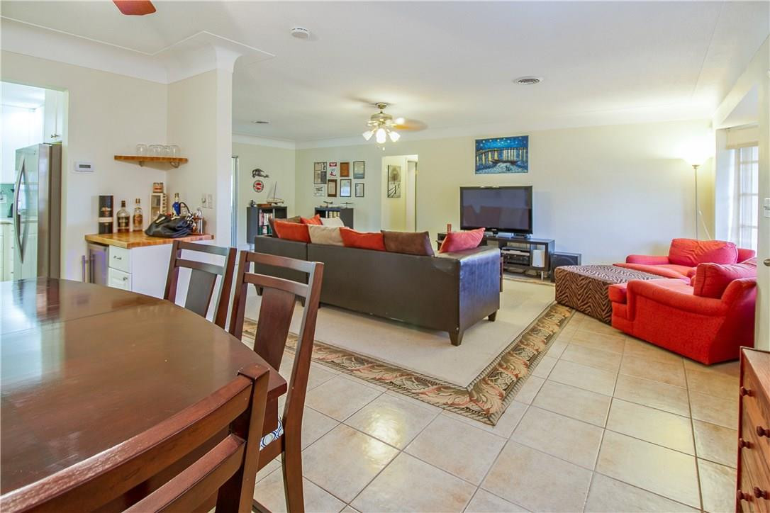 3400 Northeast 5th Avenue Boca Raton, FL 33431 - Photo 6 of 13 Living/Dining area
