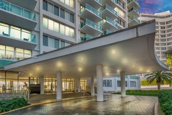 $2,500 | 1000 West Avenue, Unit 1532, Miami Beach, FL 33139