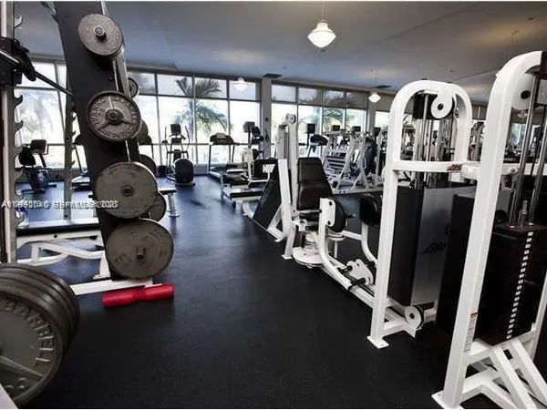 $2,500 | 1000 West Avenue, Unit 1532, Miami Beach, FL 33139