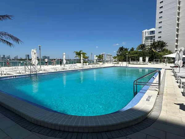 $2,500 | 1000 West Avenue, Unit 1532, Miami Beach, FL 33139