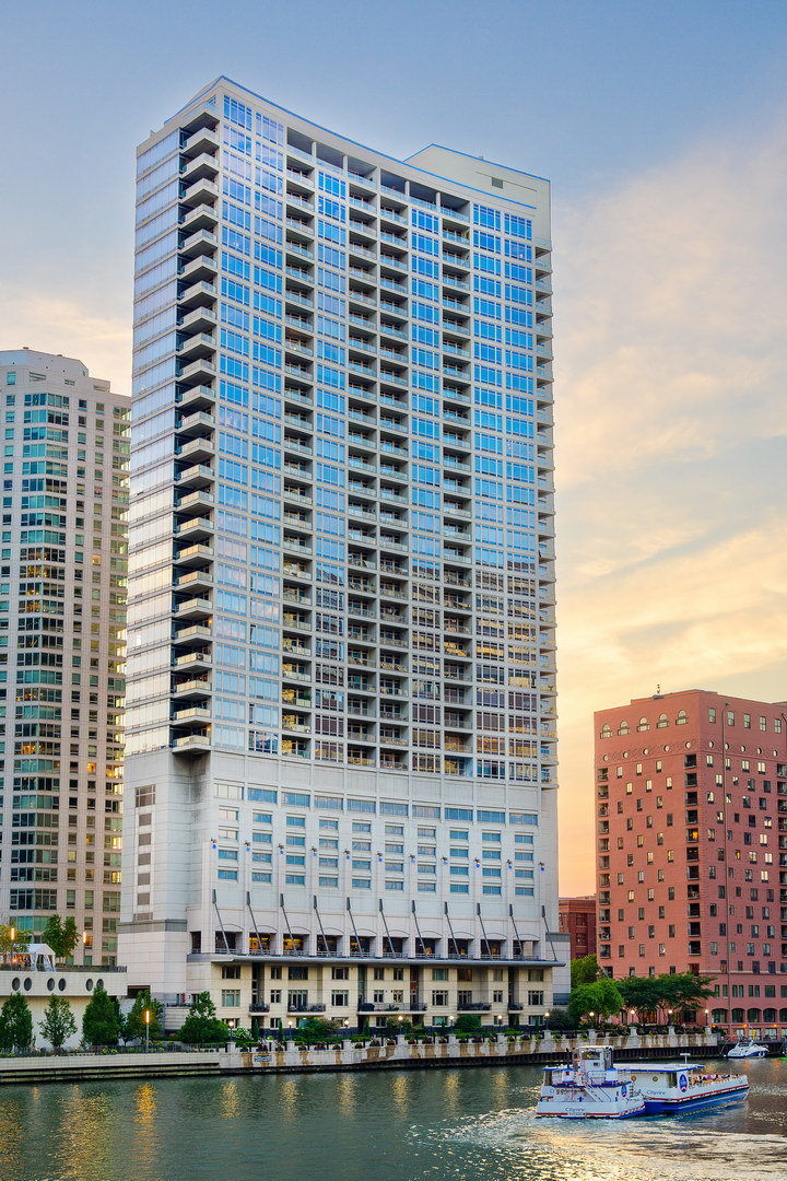 333 North Canal St Unit 2906  