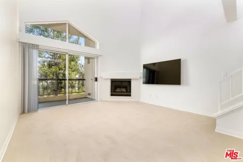 $549,000 | 21500 Burbank Boulevard, Unit 329, Woodland Hills, CA 91367