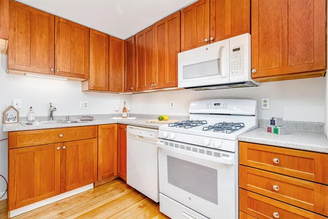 $400,000 | 3 Cranleigh Mews, Nashua, NH 03063