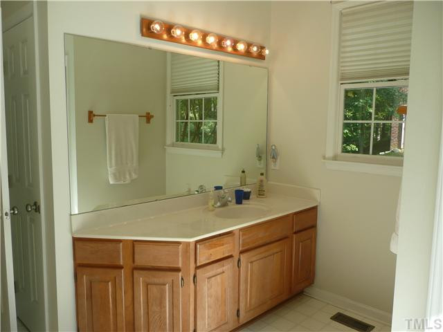 5644 North Hawthorne Way Raleigh, NC 27613 - Photo 11 of 21 Photo 11