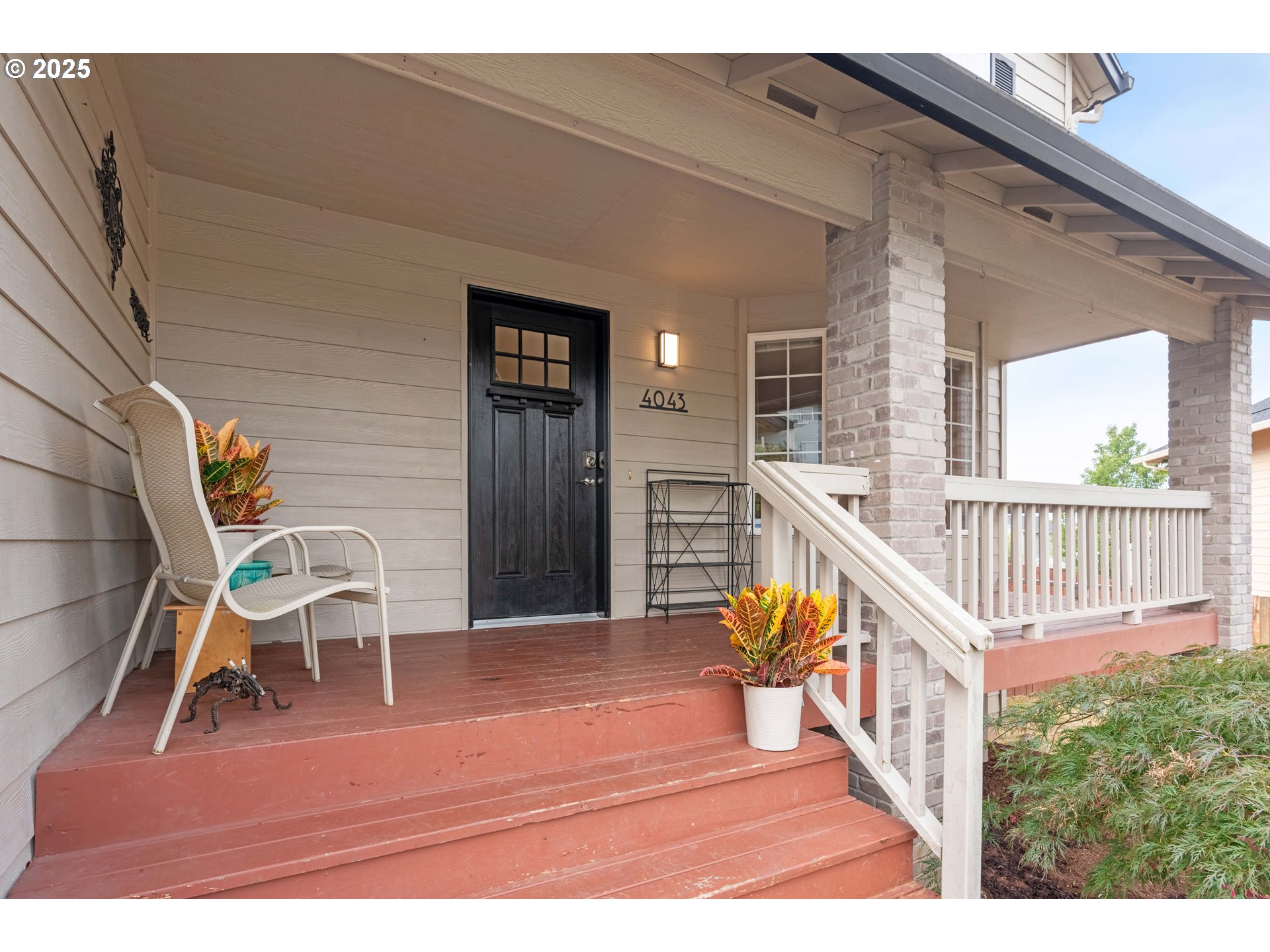 4043 Southeast Harmony Place Camas, WA 98607 - Photo 6 of 40 a view of a chairs and table in the balcony