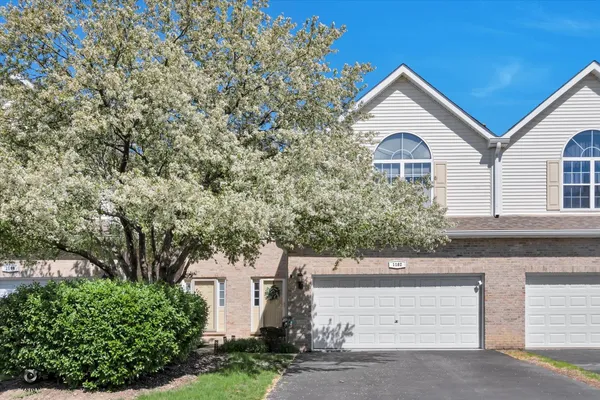 $365,000 | 1162 Lily Field Lane, Unit 1162, Bolingbrook, IL 60440
