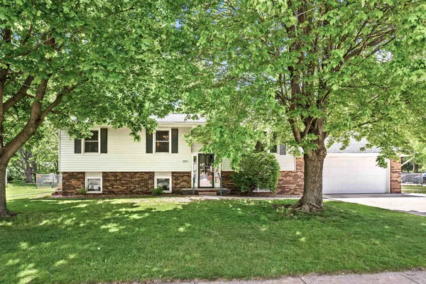 $239,900 | 1711 Braden Drive, Normal, IL 61761