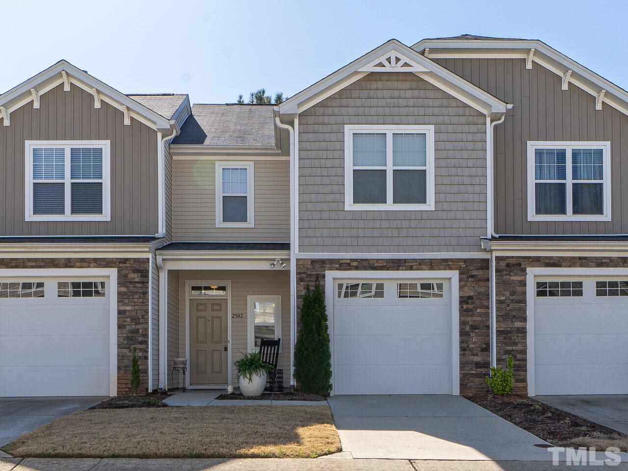 2542 Spring Oaks Way Raleigh, NC 27614 - Photo 1 of 28 Gallery Image 1