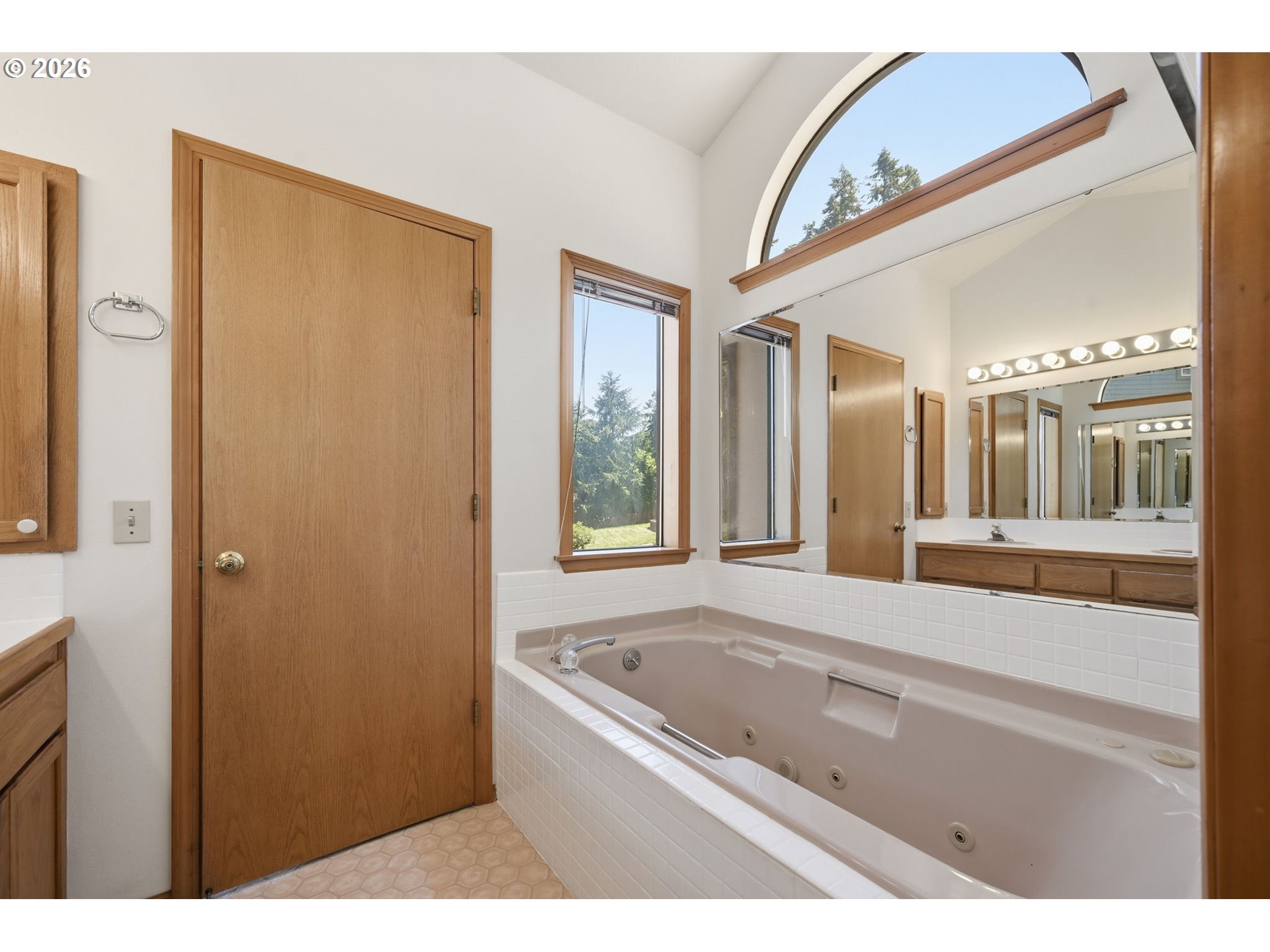 3066 Solomon Loop Eugene, OR 97405 - Photo 26 of 48 Attached Bathroom #2