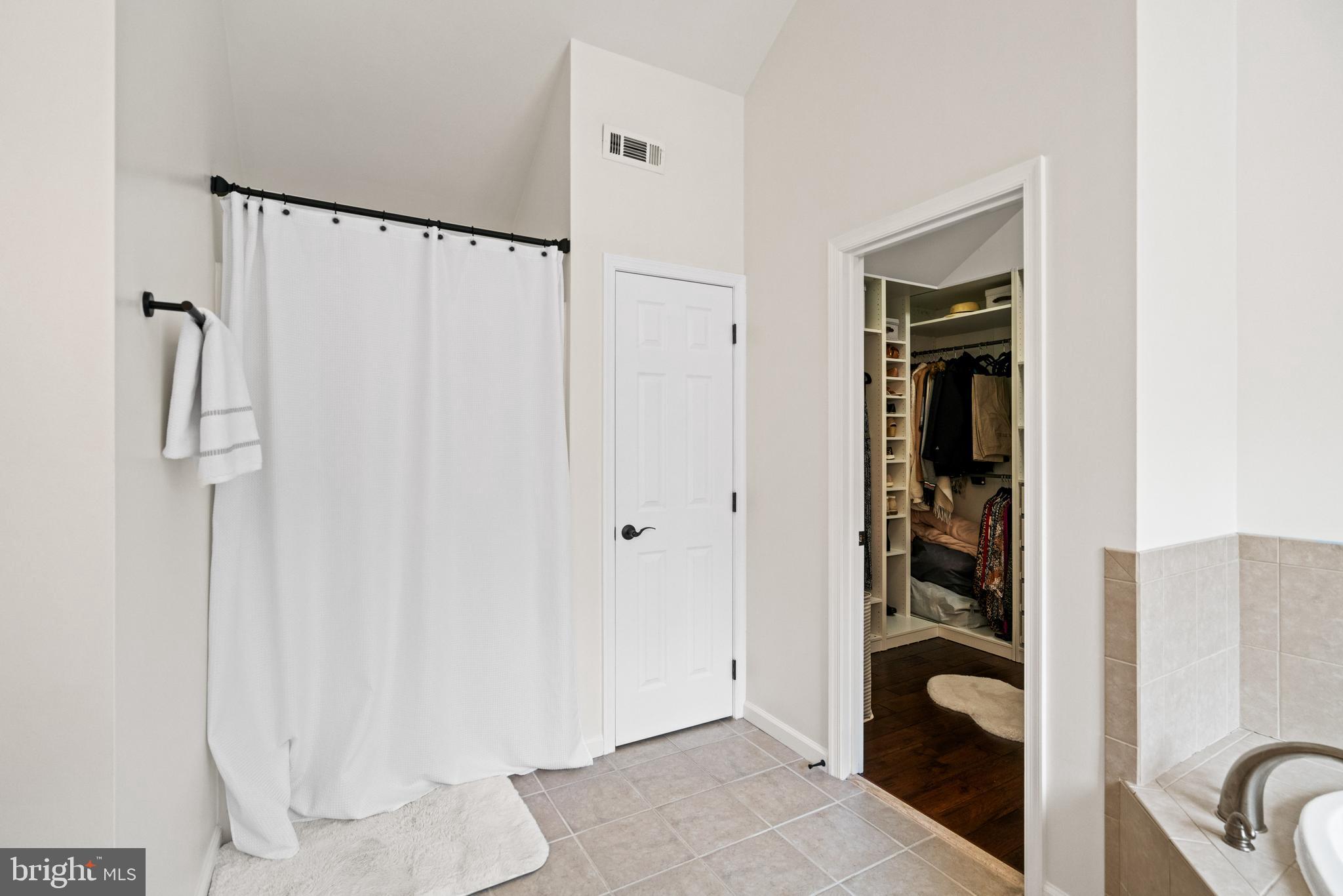 10448 Wheatley School Road Marshall, VA 20115 - Photo 20 of 40 a view of walk in closet