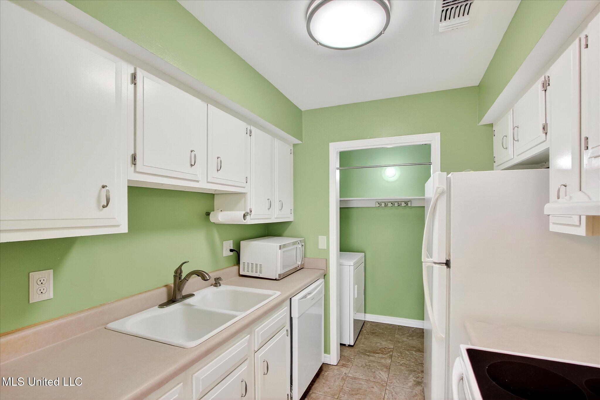 259 Highpoint Drive Diamondhead, MS 39525 - Photo 13 of 35 11-011