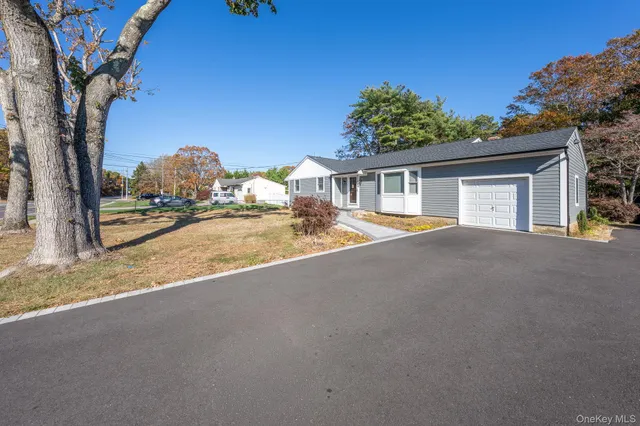 $3,200 | 831 Sycamore Avenue, Bohemia, NY 11716